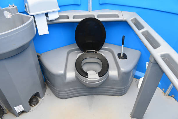Best High-end porta potty rental  in Maywood, CA
